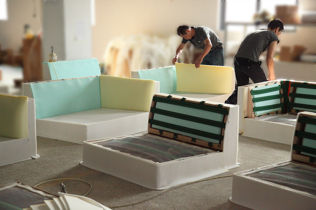 sof&aacute; interior de tres plazas