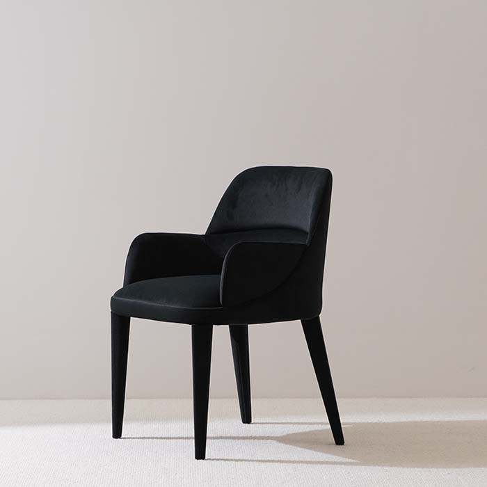 Sillón de comedor con respaldo tapizado de terciopelo negro minimalista moderno