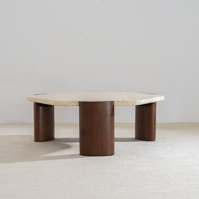 Mesa de centro de travertino natural con patas de madera de nogal