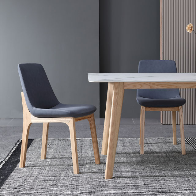 Silla de comedor moderna de terciopelo azul con patas de madera