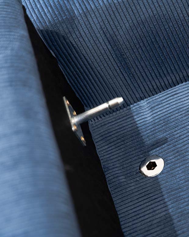 sof&aacute; minimalista de dos plazas